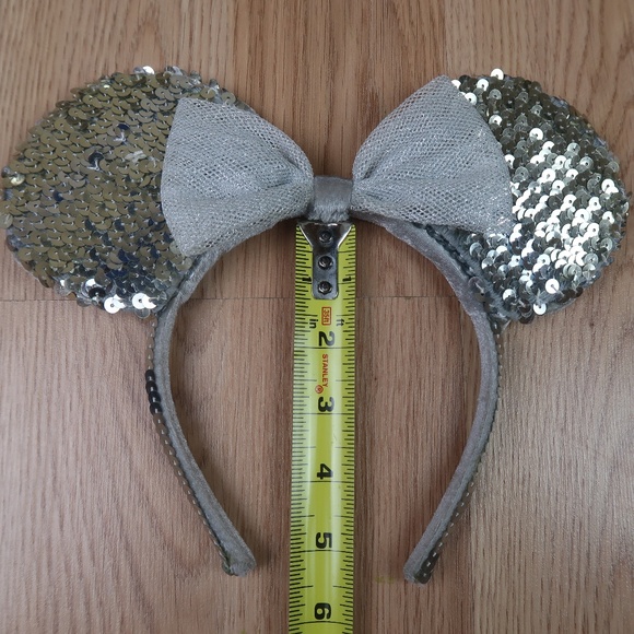 DISNEY - Minnie Ears! Silver Sequin (WORN 1x) - Picture 1 of 3
